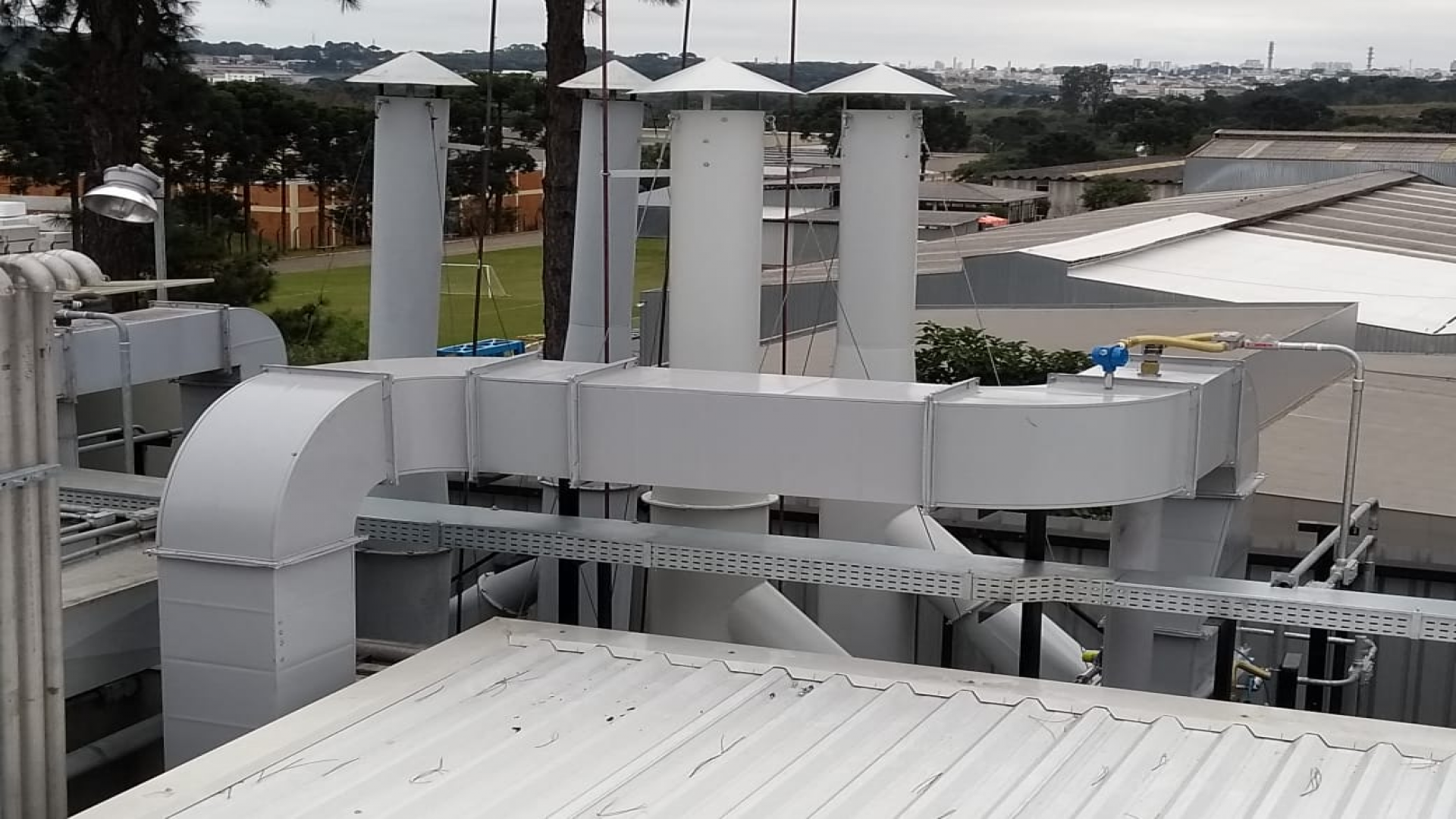 Projetos de climatização para conforto térmico de empresas, hospitais, clínicas, indústrias, fábricas.